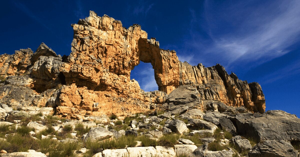 Wolfberg Arch with neighbouring Wolfberg Cracks